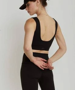 Varley Dina Short 7”